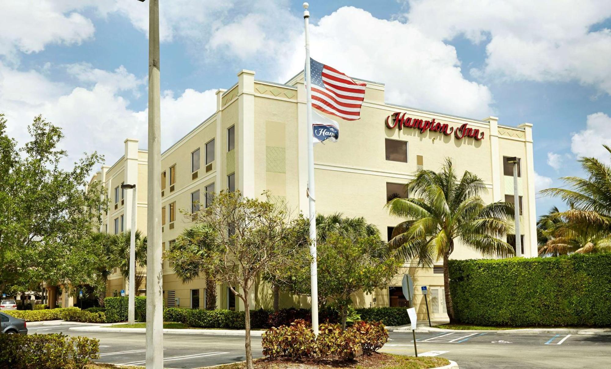 Hampton Inn West Palm Beach Central Airport Exterior photo